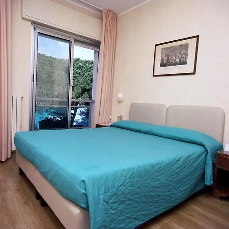 Garden Lido Aparthotel 3*